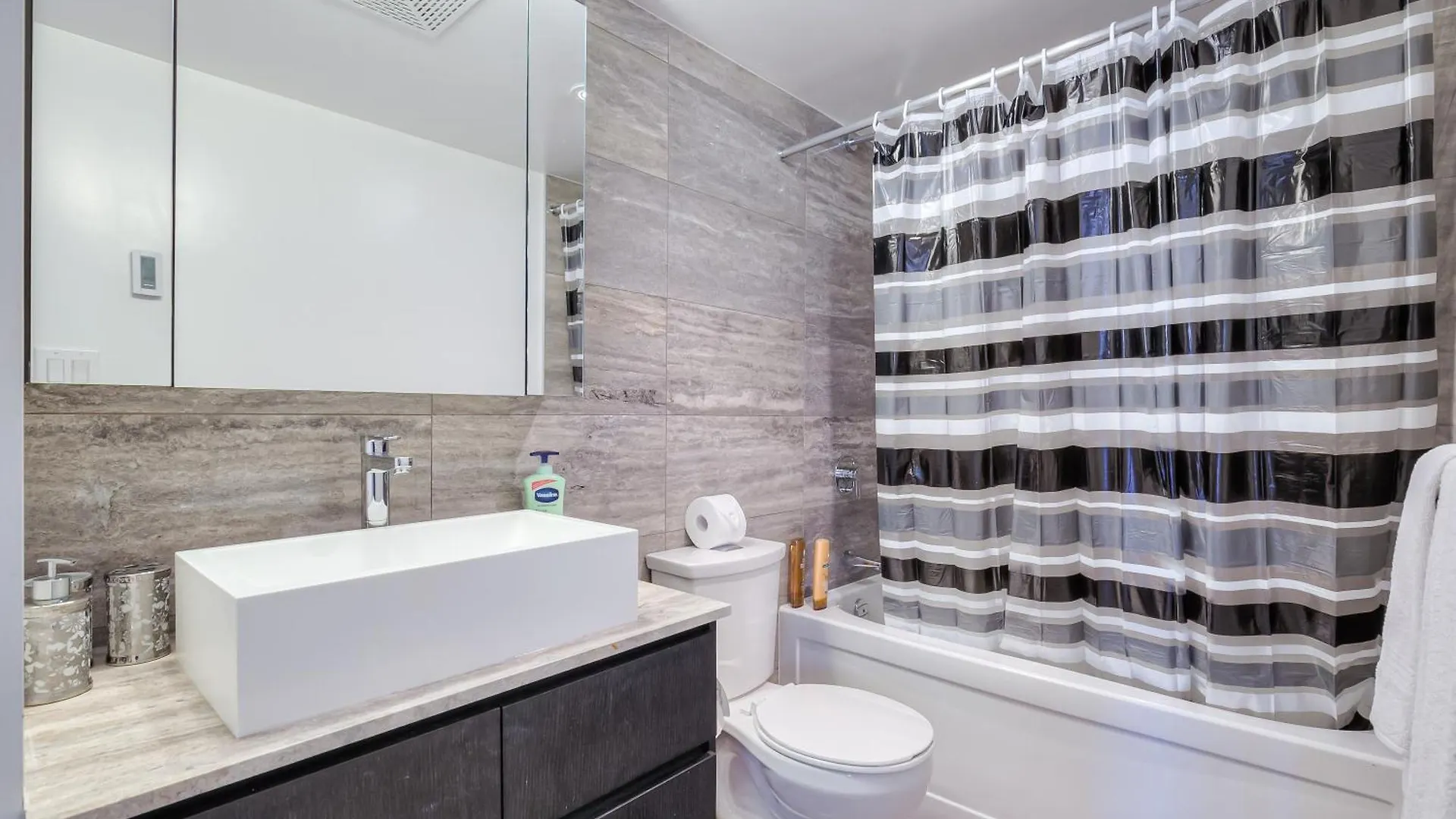 Appartamento Entire Townhouse In Downtown With Parking Near Rogers Centre Toronto